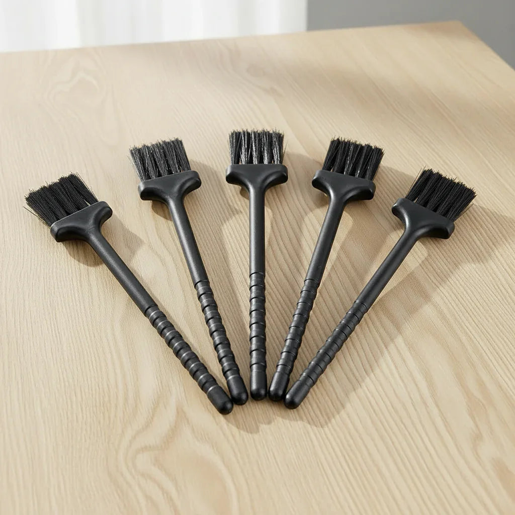 Kompaktowa szczotka do czyszczenia klawiatury 