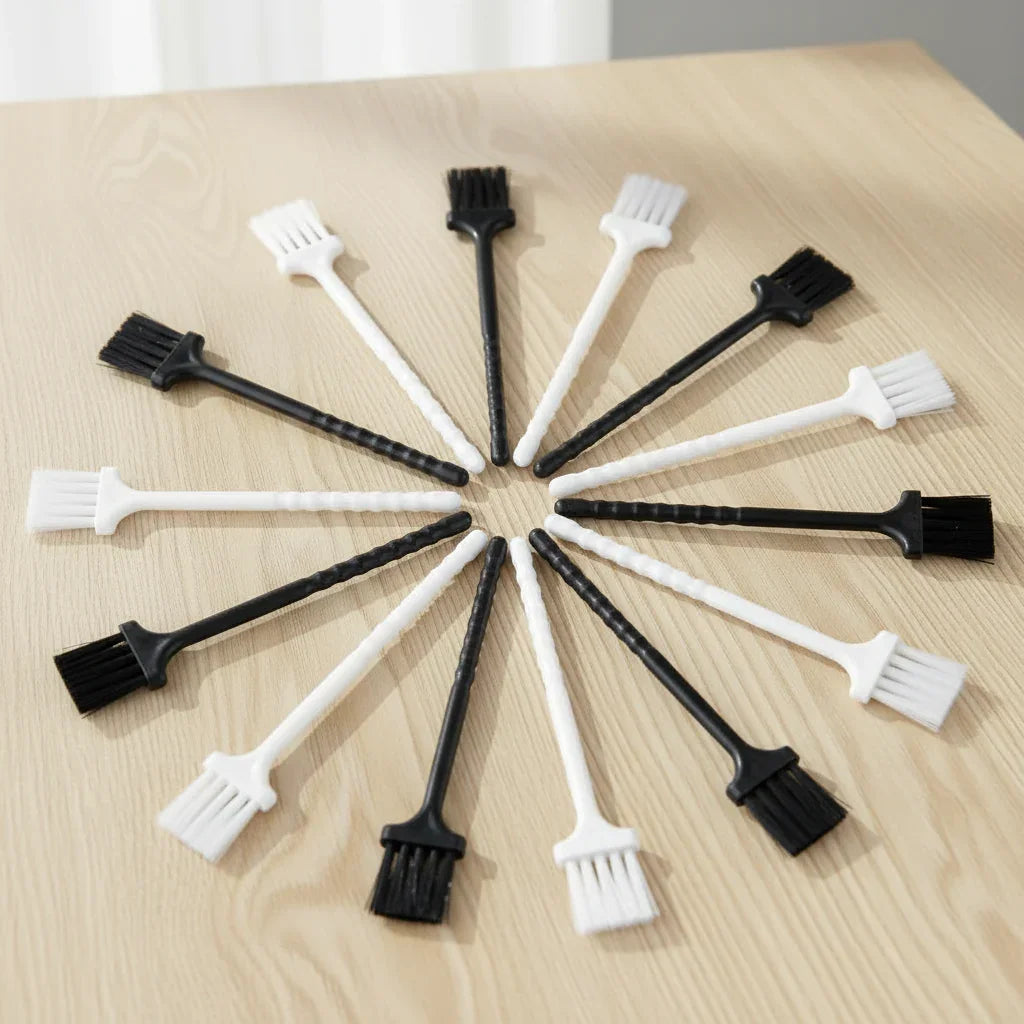 Kompaktowa szczotka do czyszczenia klawiatury 