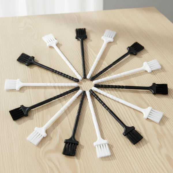 Kompaktowa szczotka do czyszczenia klawiatury 